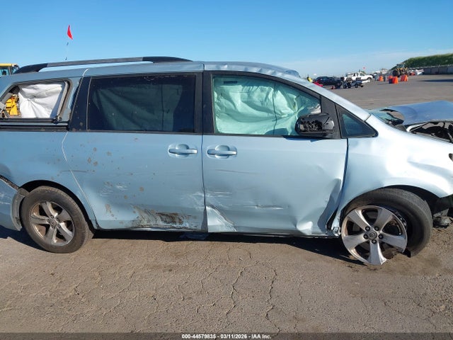 Toyota Sienna Le 8 Passenger 2017 5TDKZ3DC5HS842085 Image 14