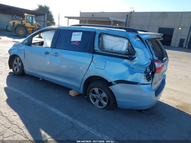 Toyota Sienna Le 8 Passenger 2017 5TDKZ3DC5HS842085 Image 3