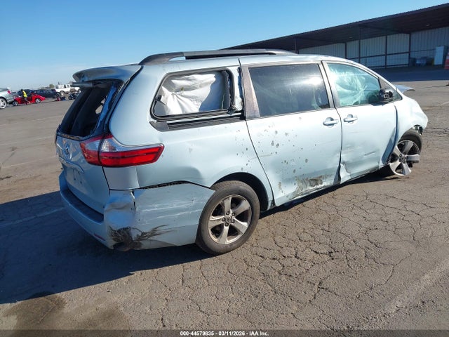 Toyota Sienna Le 8 Passenger 2017 5TDKZ3DC5HS842085 Image 4