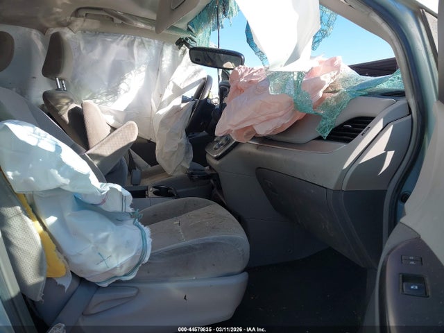 Toyota Sienna Le 8 Passenger 2017 5TDKZ3DC5HS842085 Image 5