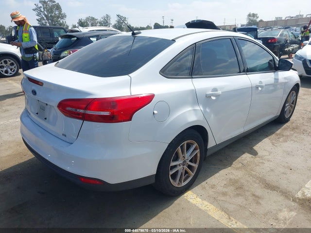 Ford FOCUS SE 2017 1FADP3F22HL304311 Image 4