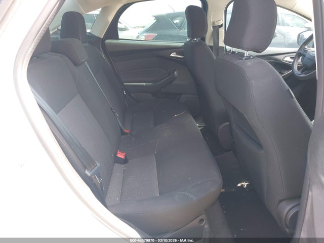 Ford FOCUS SE 2017 1FADP3F22HL304311 Image 8
