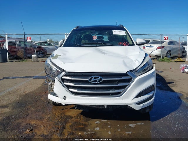 KM8J33A22HU566674 Hyundai Tucson Value