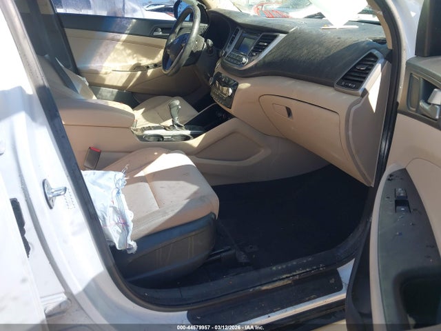 KM8J33A22HU566674 Hyundai Tucson Value