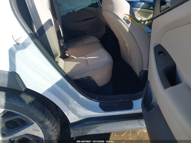 KM8J33A22HU566674 Hyundai Tucson Value