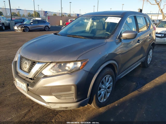 2017 NISSAN ROGUE KNMAT2MT5HP615965 Photo 1