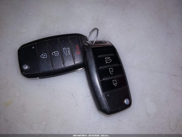5XXGM4A75FG368283 KIA Optima Lx