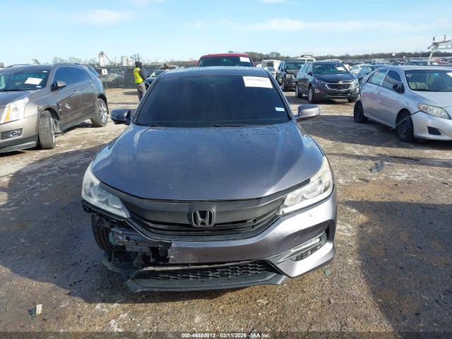 44580012 :رقم المزاد ، 1HGCR2F70HA138809 vin ، 2017 Honda Accord Ex مزاد بيع
