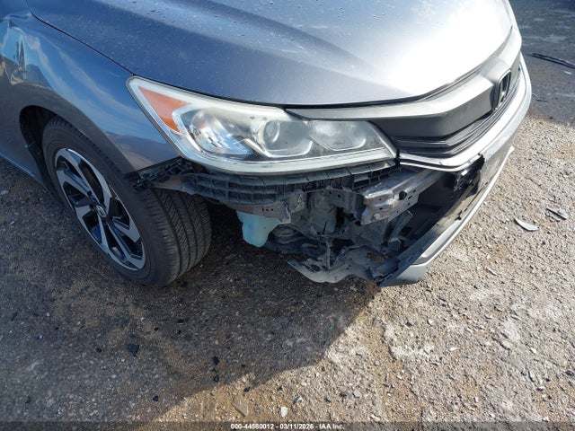 44580012 :رقم المزاد ، 1HGCR2F70HA138809 vin ، 2017 Honda Accord Ex مزاد بيع