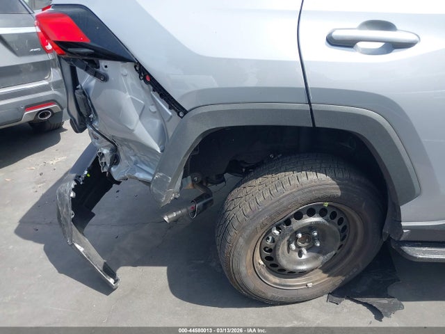 2T3K1RFV3SW385730 Toyota RAV4 LE