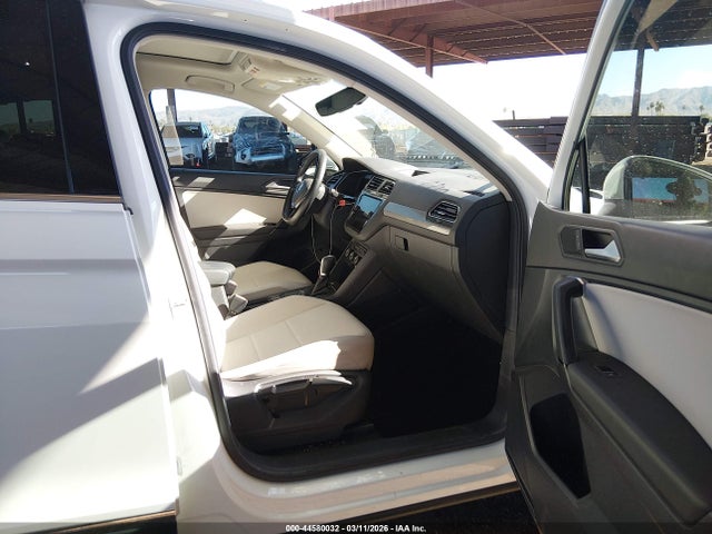 3VV3B7AX1KM041296 Volkswagen Tiguan 2.0t Se/2.0t Sel/2.0t Sel R-line/2.0t Sel R-line Black