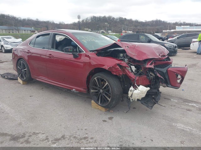 44580074 :رقم المزاد ، 4T1B61HK9JU539743 vin ، 2018 Toyota Camry Xse مزاد بيع
