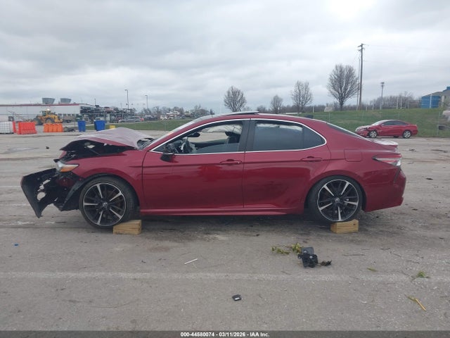 44580074 :رقم المزاد ، 4T1B61HK9JU539743 vin ، 2018 Toyota Camry Xse مزاد بيع