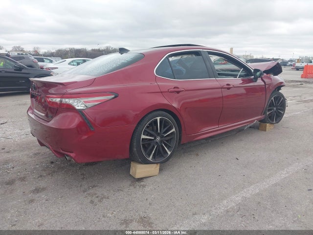 44580074 :رقم المزاد ، 4T1B61HK9JU539743 vin ، 2018 Toyota Camry Xse مزاد بيع
