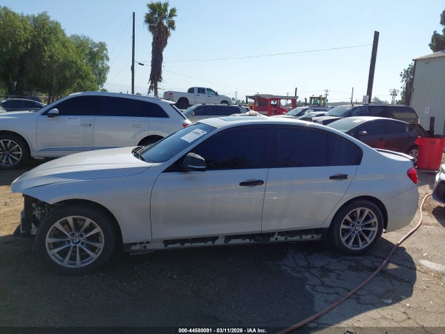 44580091 :رقم المزاد ، WBA8A3C38HK692965 vin ، 2017 Bmw 320i Xdrive مزاد بيع