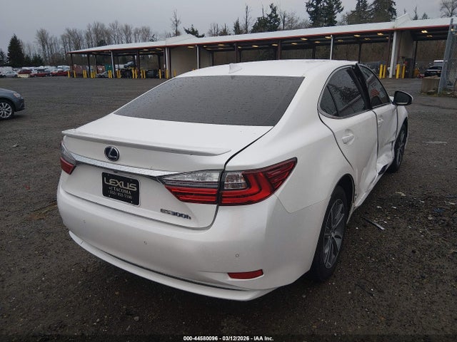 JTHBW1GG1H2145577 Lexus ES 300H