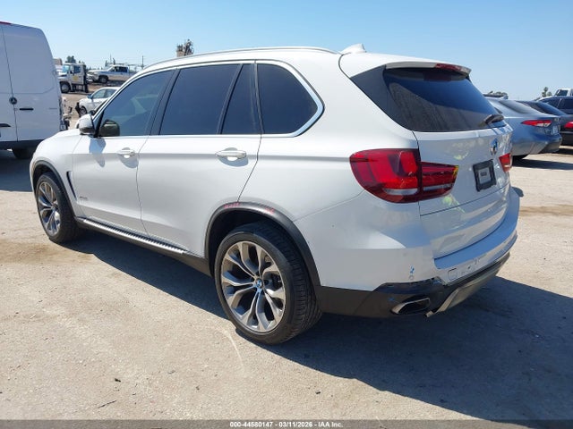 2018 BMW X5 5UXKR0C50J0X89403 Photo 2