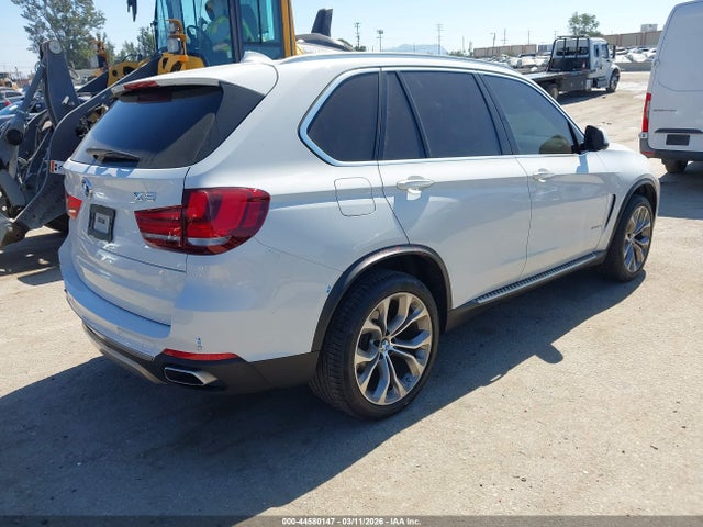 2018 BMW X5 5UXKR0C50J0X89403 Photo 3