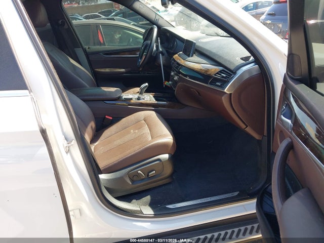 2018 BMW X5 5UXKR0C50J0X89403 Photo 4
