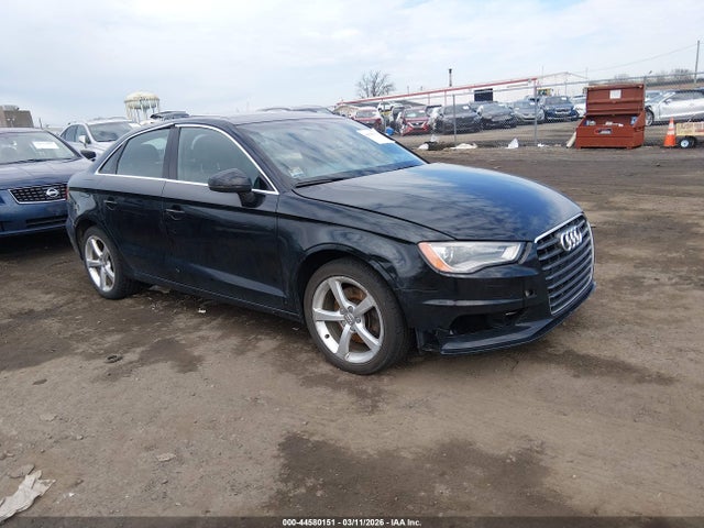 2015 AUDI A3 WAUBFGFF4F1068166 Photo 0