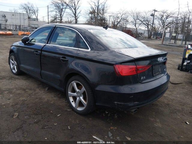 2015 AUDI A3 WAUBFGFF4F1068166 Photo 2