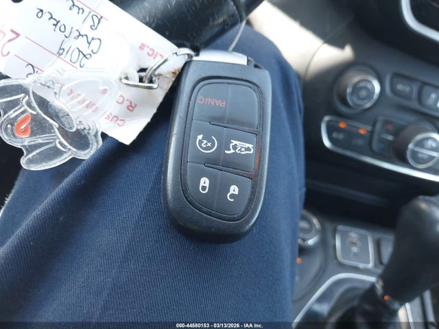 2019 Jeep Cherokee Limited 4x4 მანქანა იყიდება აუქციონზე, vin: 1C4PJMDXXKD460580, აუქციონის ნომერი: 44580153