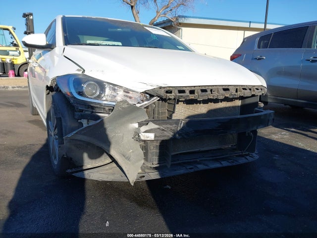 5NPD84LFXJH224317 Hyundai ELANTRA SEL