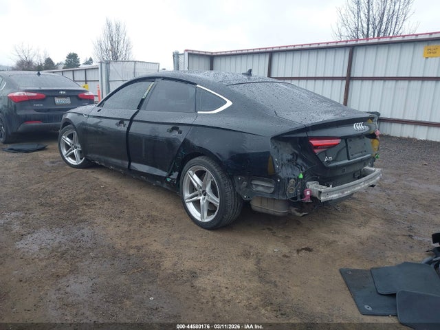 2022 AUDI A5 SPORTBACK WAUDACF52NA008988 Photo 2