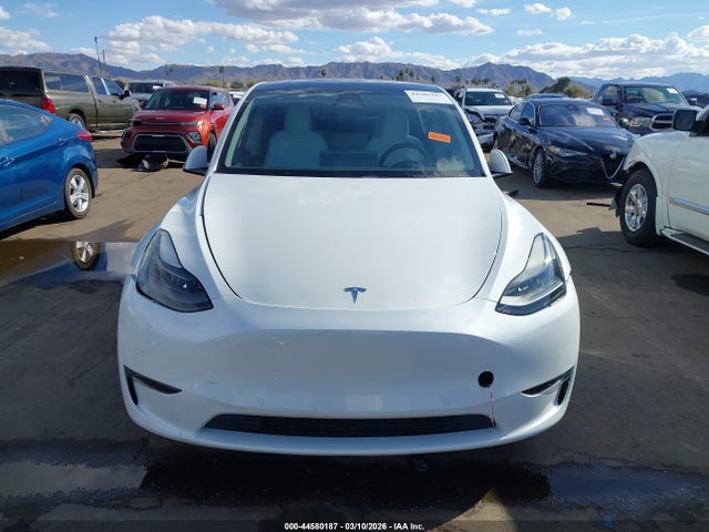 44580187 :رقم المزاد ، 7SAYGDEF6NF521156 vin ، 2022 Tesla Model Y Performance Dual Motor All-wheel Drive مزاد بيع