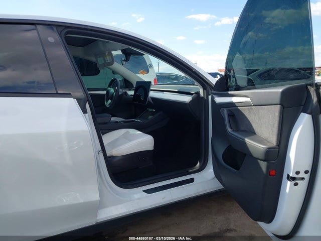 2022 TESLA MODEL Y 7SAYGDEF6NF521156 Photo 4