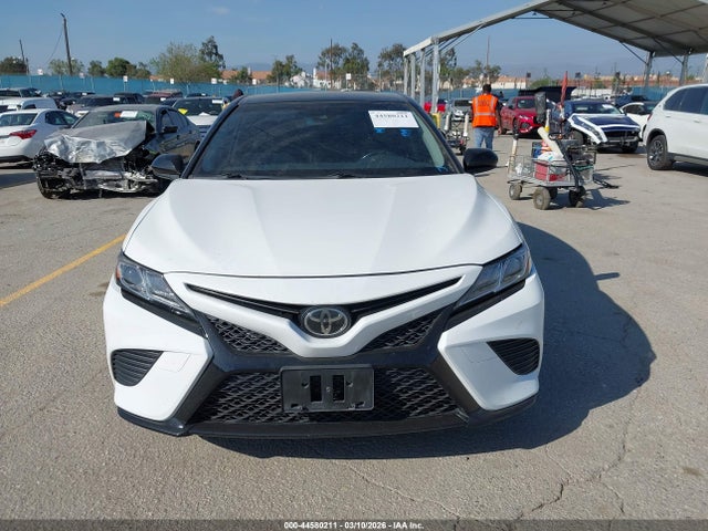 2018 Toyota Camry Se მანქანა იყიდება აუქციონზე, vin: JTNB11HK3J3005643, აუქციონის ნომერი: 44580211