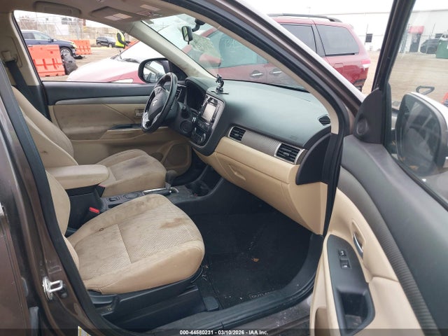 2016 MITSUBISHI OUTLANDER JA4AD3A33GZ006409 Photo 4