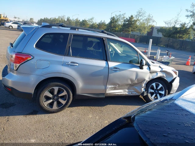 Subaru Forester 2.5i Premium 2017 JF2SJAGC5HH430892 Image 13