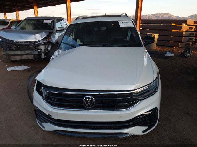 Aukcja sprzedaży 2023 Volkswagen Tiguan 2.0t Se R-line Black, vin: 3VVCB7AX0PM100751, numer aukcji: 44580241