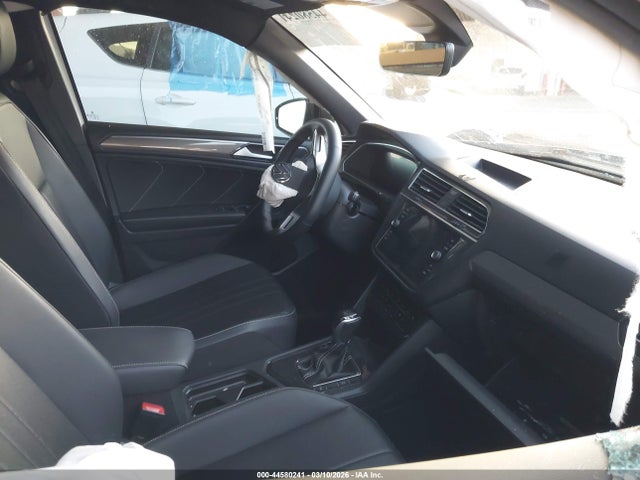 Aukcja sprzedaży 2023 Volkswagen Tiguan 2.0t Se R-line Black, vin: 3VVCB7AX0PM100751, numer aukcji: 44580241