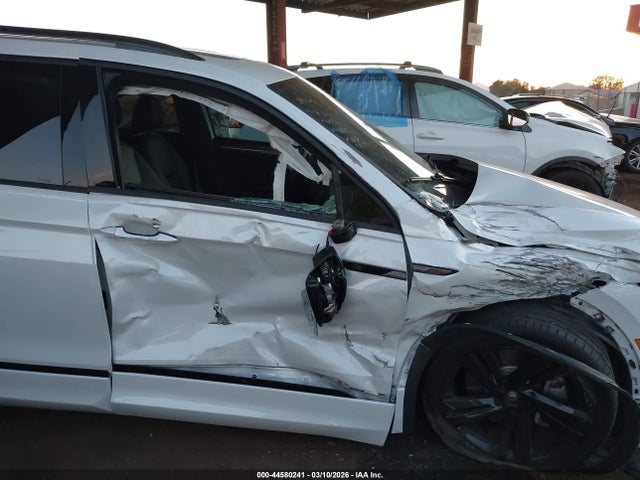 Aukcja sprzedaży 2023 Volkswagen Tiguan 2.0t Se R-line Black, vin: 3VVCB7AX0PM100751, numer aukcji: 44580241