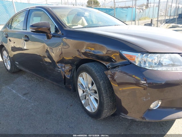 2014 Lexus Es 300h მანქანა იყიდება აუქციონზე, vin: JTHBW1GG2E2043474, აუქციონის ნომერი: 44580256