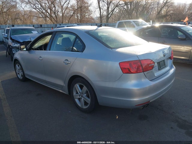 2013 Volkswagen Jetta 2.0l Tdi მანქანა იყიდება აუქციონზე, vin: 3VWLL7AJ6DM384001, აუქციონის ნომერი: 44580259