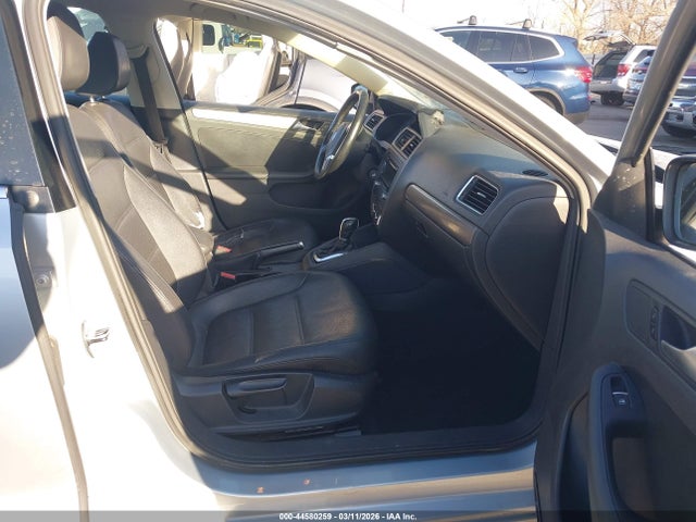 2013 Volkswagen Jetta 2.0l Tdi მანქანა იყიდება აუქციონზე, vin: 3VWLL7AJ6DM384001, აუქციონის ნომერი: 44580259