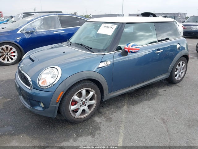 2010 MINI COOPER S WMWMF7C58ATX44359 Photo 1