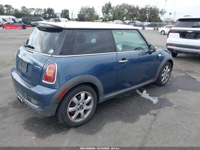 2010 MINI COOPER S WMWMF7C58ATX44359 Photo 3