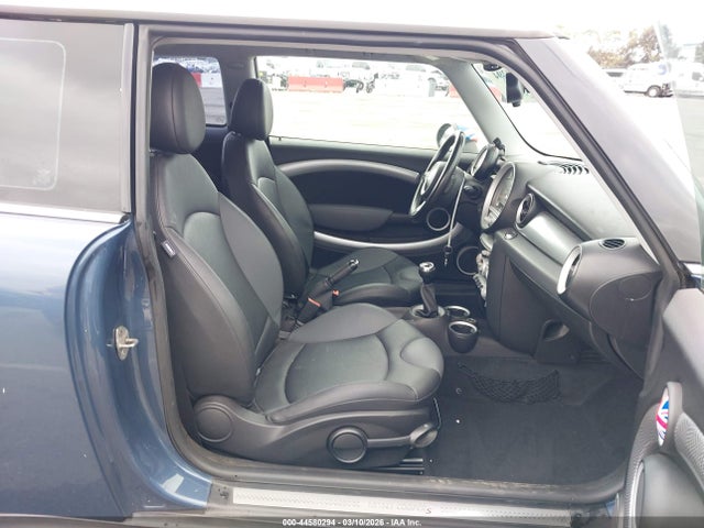 2010 MINI COOPER S WMWMF7C58ATX44359 Photo 4