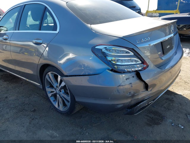 44580335 :رقم المزاد ، 55SWF4JBXFU075426 vin ، 2015 Mercedes-benz C 300 مزاد بيع