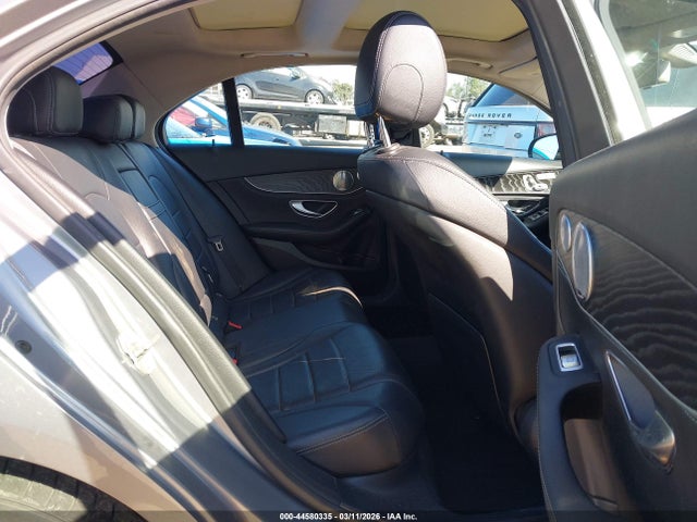 44580335 :رقم المزاد ، 55SWF4JBXFU075426 vin ، 2015 Mercedes-benz C 300 مزاد بيع