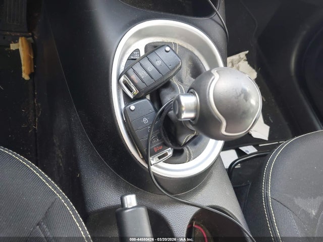KIA SOUL + 2014 KNDJP3A50E7051752 Image 11
