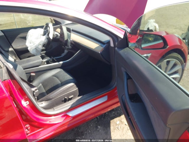 2017 TESLA MODEL 3 5YJ3E1EA1HF001001 Photo 4