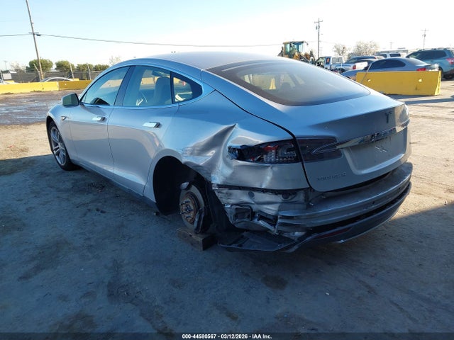 2013 TESLA MODEL S 5YJSA1CG5DFP25301 Photo 2