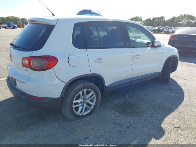 44580577 :رقم المزاد ، WVGAV7AX9BW533454 vin ، 2011 Volkswagen Tiguan S مزاد بيع