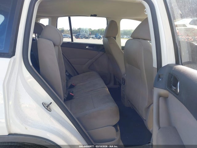 44580577 :رقم المزاد ، WVGAV7AX9BW533454 vin ، 2011 Volkswagen Tiguan S مزاد بيع