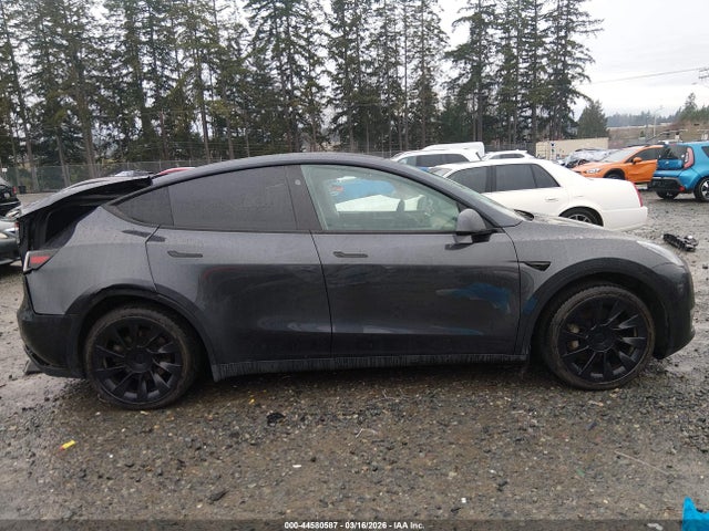 Продаж на аукціоні авто 2025 Tesla Model Y Long Range Dual Motor All-wheel Drive, vin: 7SAYGDEE7SF247825, номер лоту: 44580587